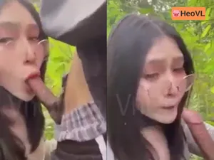 đi dã ngoại tiện nắc con ghệ ở trong rừng