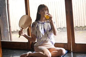 Mùa hè buồn chán ở quê xxx cô vợ hàng xóm thiếu thốn vì lấy gã chồng già