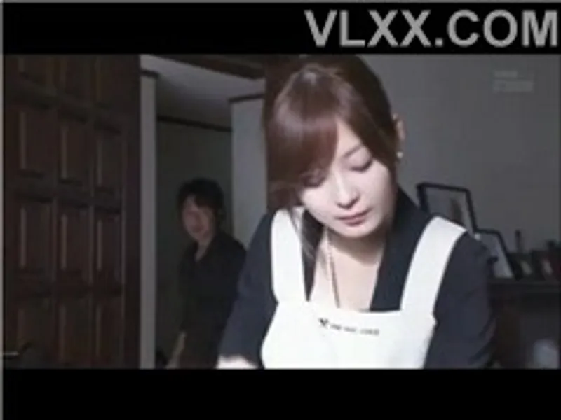 Người chồng đi công tác, bà xã ở nhà bị người yêu của chị gái cưỡng hiếp