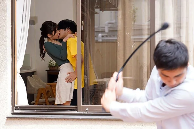 Gã chồng mãi mê với công việc, bà xã nảy sinh tình cảm với em ông xã vì cô đơn