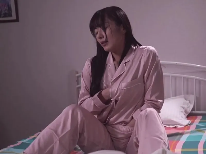 Thẩm du hàng đêm vì ông chồng bỏ bê, cô vợ quyết định tìm đến ứng dụng hèn hò